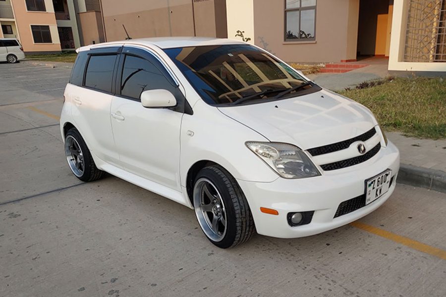 Toyota IST